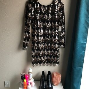 💚SEQUIN SCALLOPED CHARLOTTE RUSSE DRESS💚